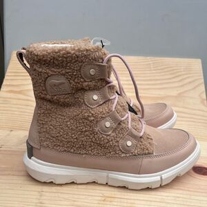 Sorel Ankle Boots in Tan and Cream - NWOT